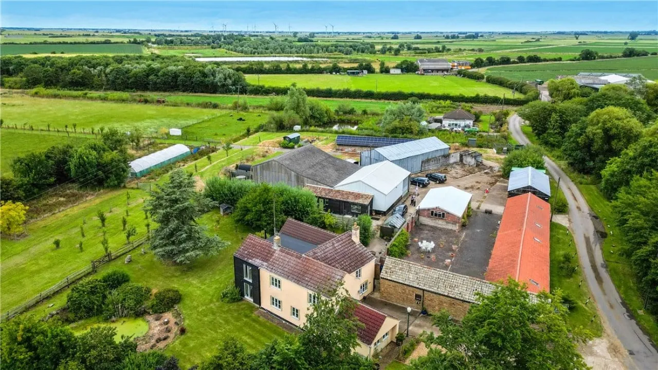 4 bed house for sale, Fen Road, Pidley, PE28