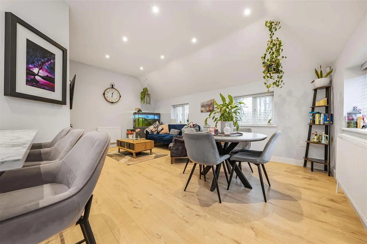 Oakley Green, Windsor, Berkshire, SL4 4LH, photo 6