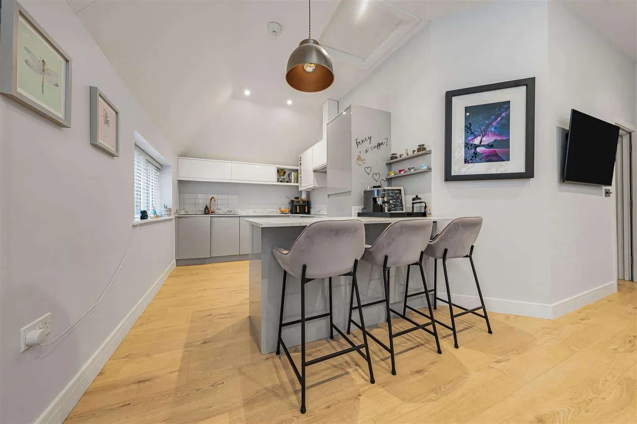 Oakley Green, Windsor, Berkshire, SL4 4LH, photo 4