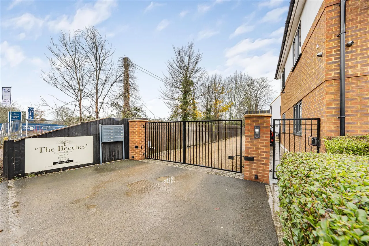 Oakley Green, Windsor, Berkshire, SL4 4LH, photo 12