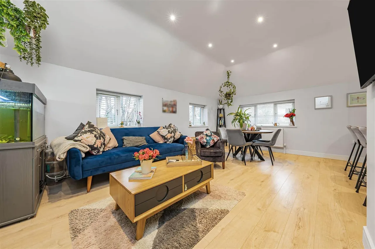 1 bed flat for sale — Oakley Green, Windsor, Berkshire, SL4 4LH