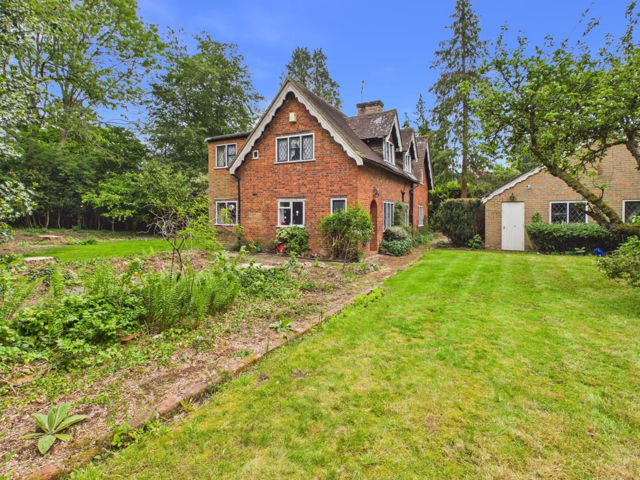 4 bed south park crescent, gerrards cross, buckinghamshire,sl9 for sale, Gerrards Cross, Buckinghamshire