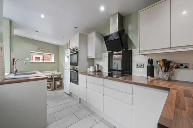 6 bed student accomodation to rent — Tomlinson Road, Preston, Lancashire, PR2 2JY
