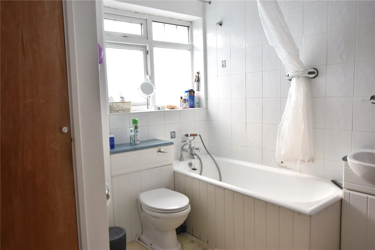 Epsom Road, Epsom, KT17, photo 11