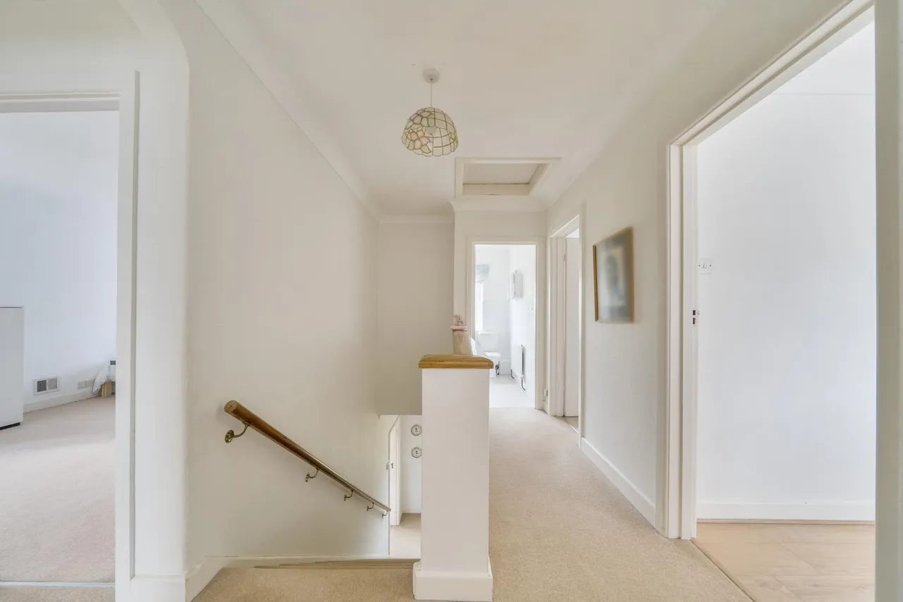 Keith Road, BH3, photo 23