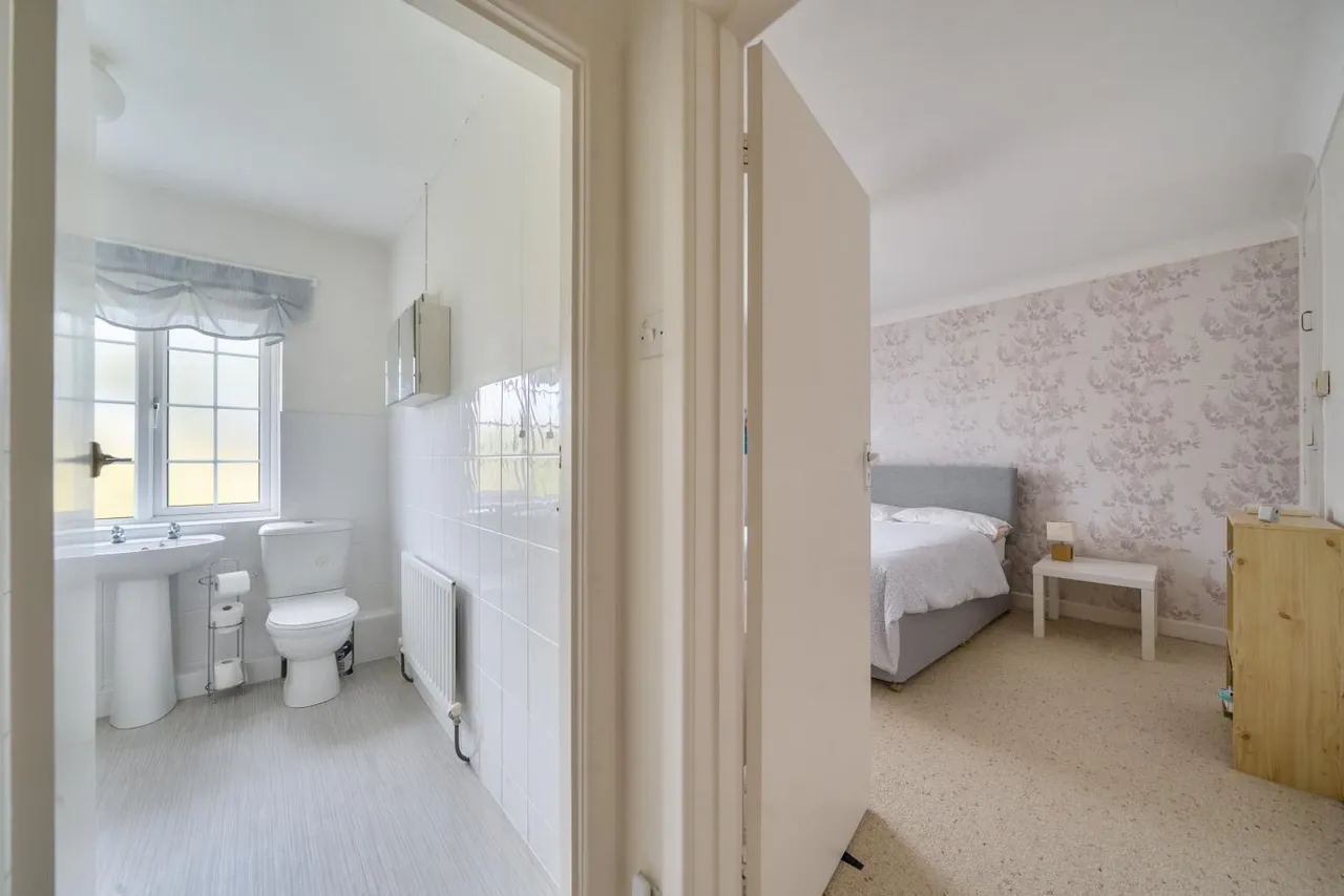 Keith Road, BH3, photo 26