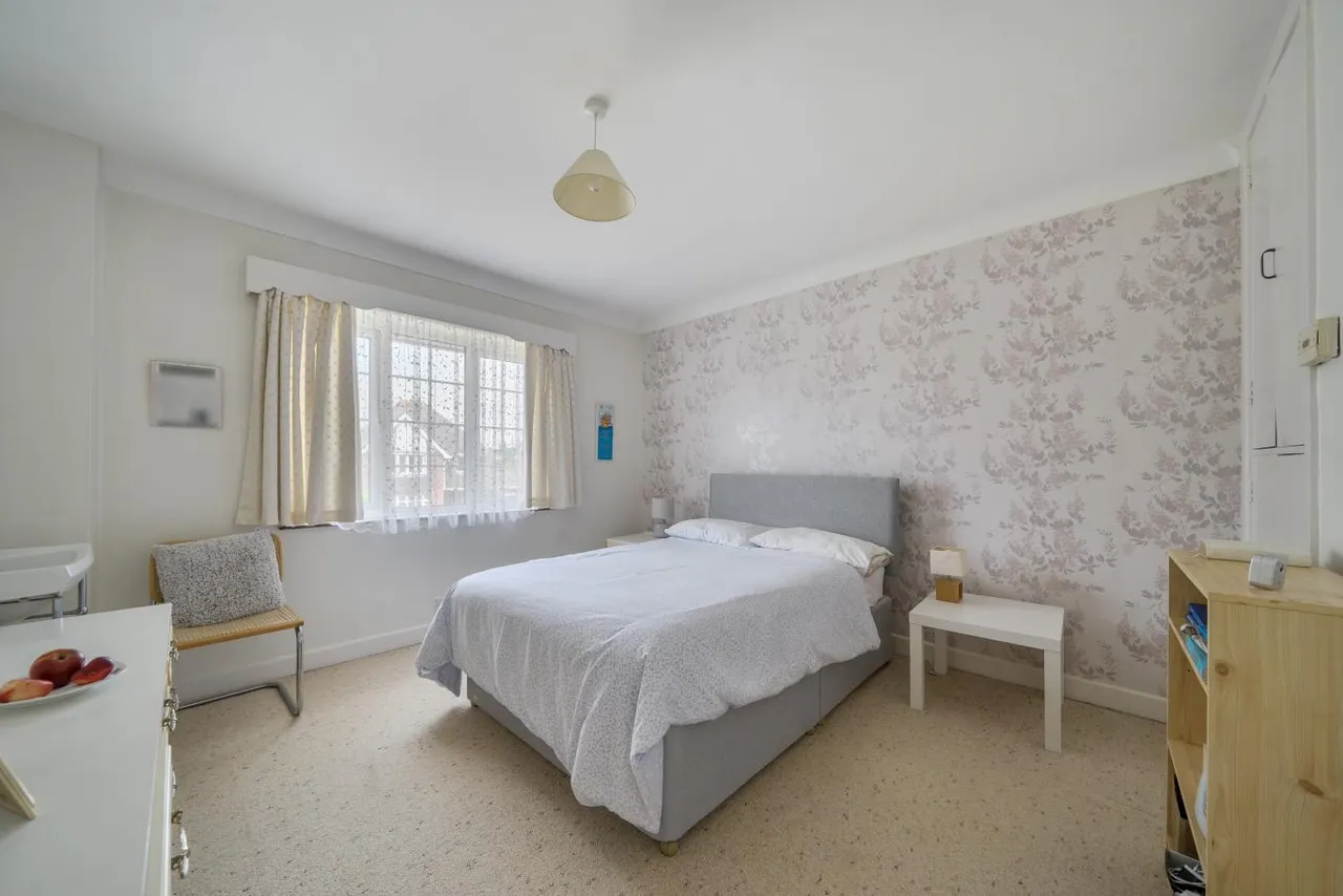 Keith Road, BH3, photo 11