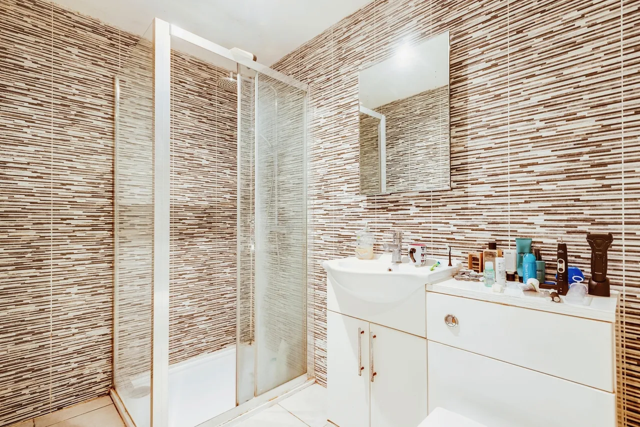 Victoria Road, Swindon, Wiltshire, SN1, photo 9
