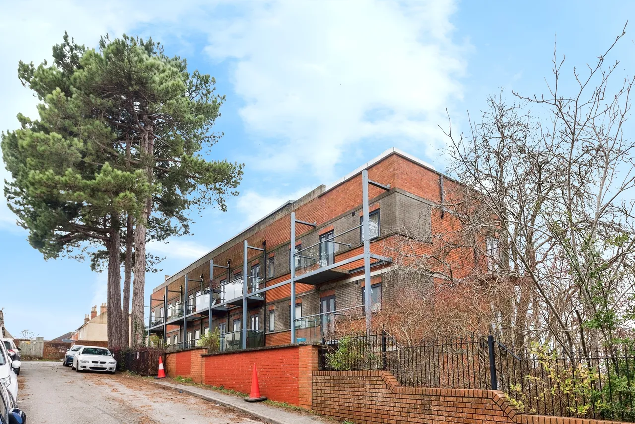 Victoria Road, Swindon, Wiltshire, SN1, photo 20
