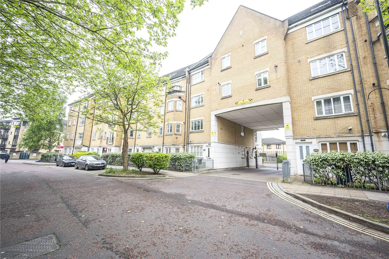2 bed flat for sale — Kelly Avenue, SE15