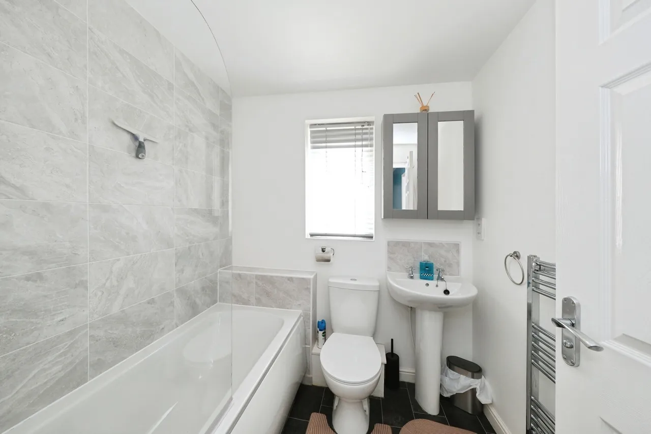 Riverdale Road, New Ollerton, Newark, Nottinghamshire, NG22, photo 10