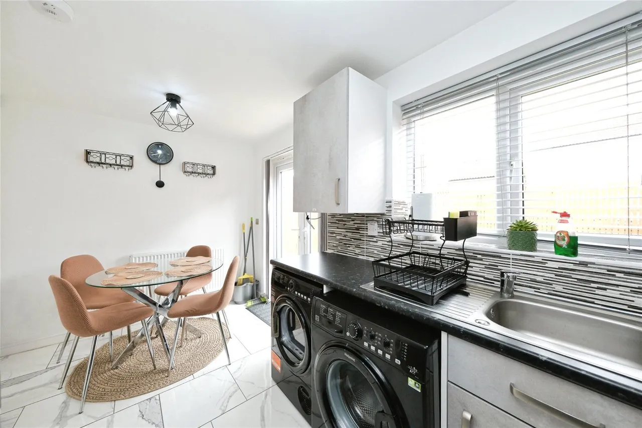 Riverdale Road, New Ollerton, Newark, Nottinghamshire, NG22, photo 6