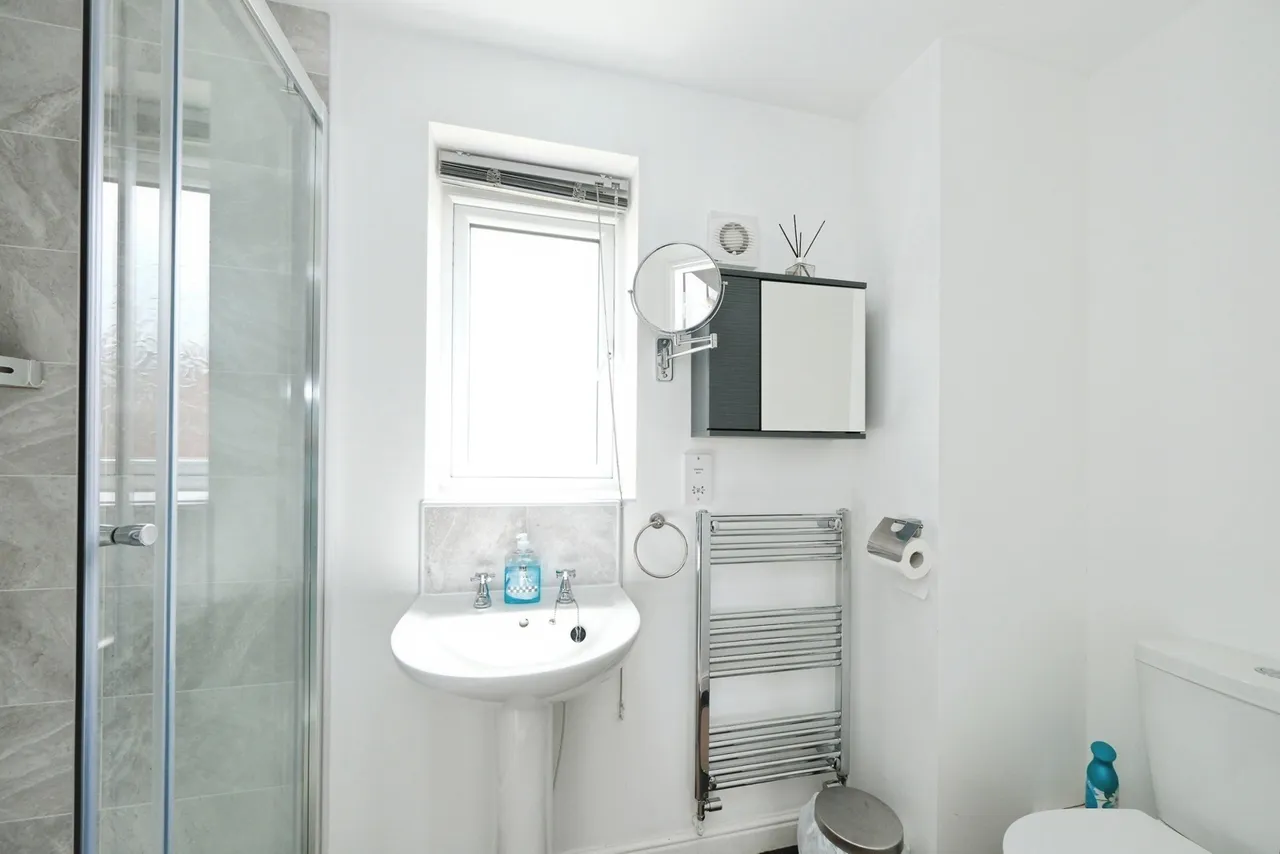 Riverdale Road, New Ollerton, Newark, Nottinghamshire, NG22, photo 9