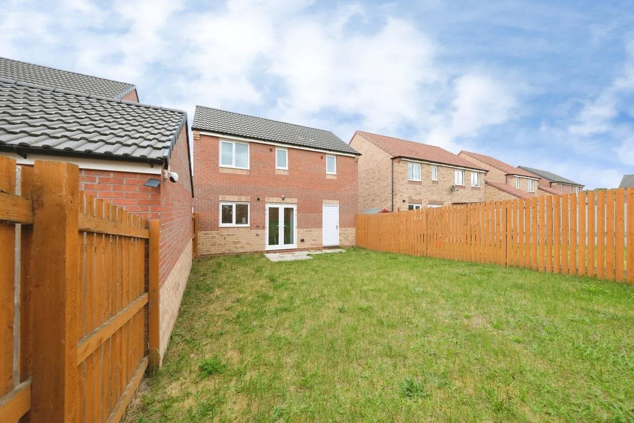 Riverdale Road, New Ollerton, Newark, Nottinghamshire, NG22, photo 17