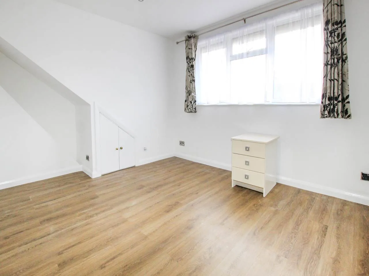 Stour Avenue, Southall, UB2, photo 13