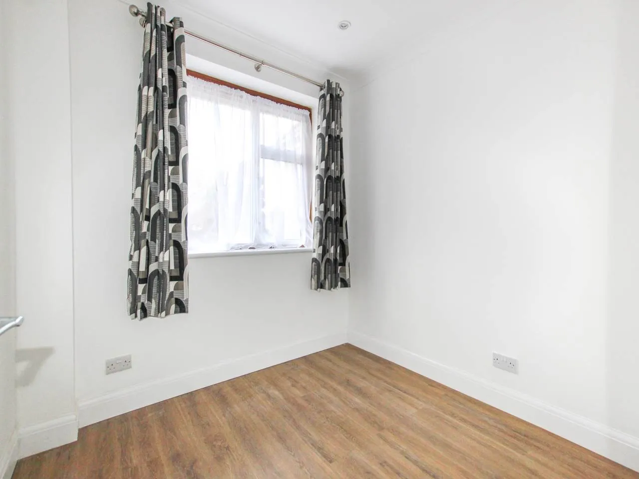 Stour Avenue, Southall, UB2, photo 8