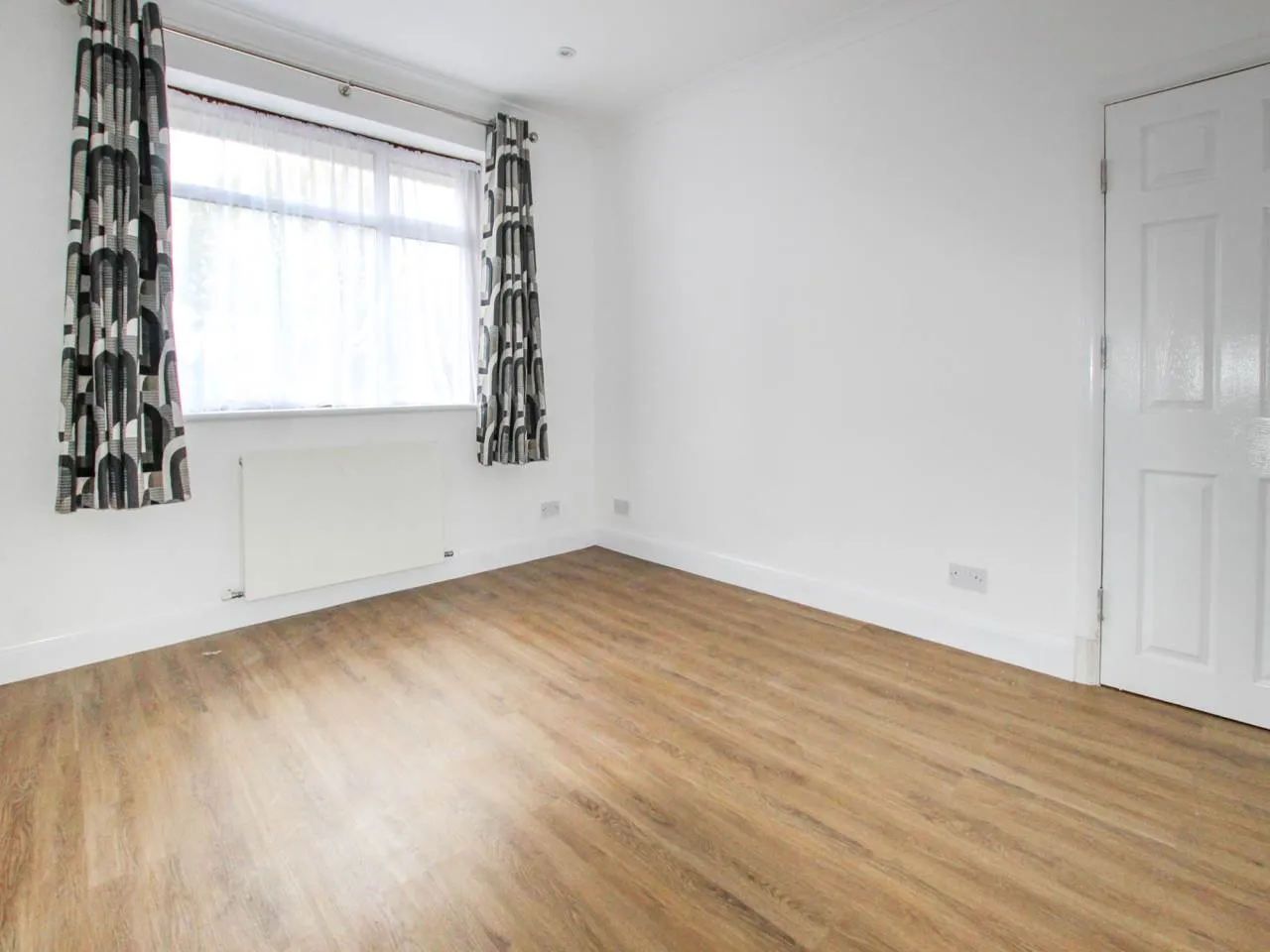 Stour Avenue, Southall, UB2, photo 6