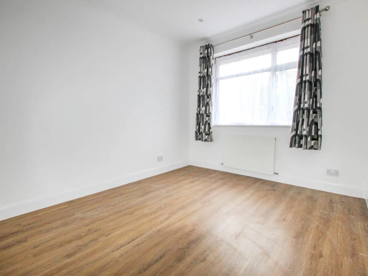 Stour Avenue, Southall, UB2, photo 5