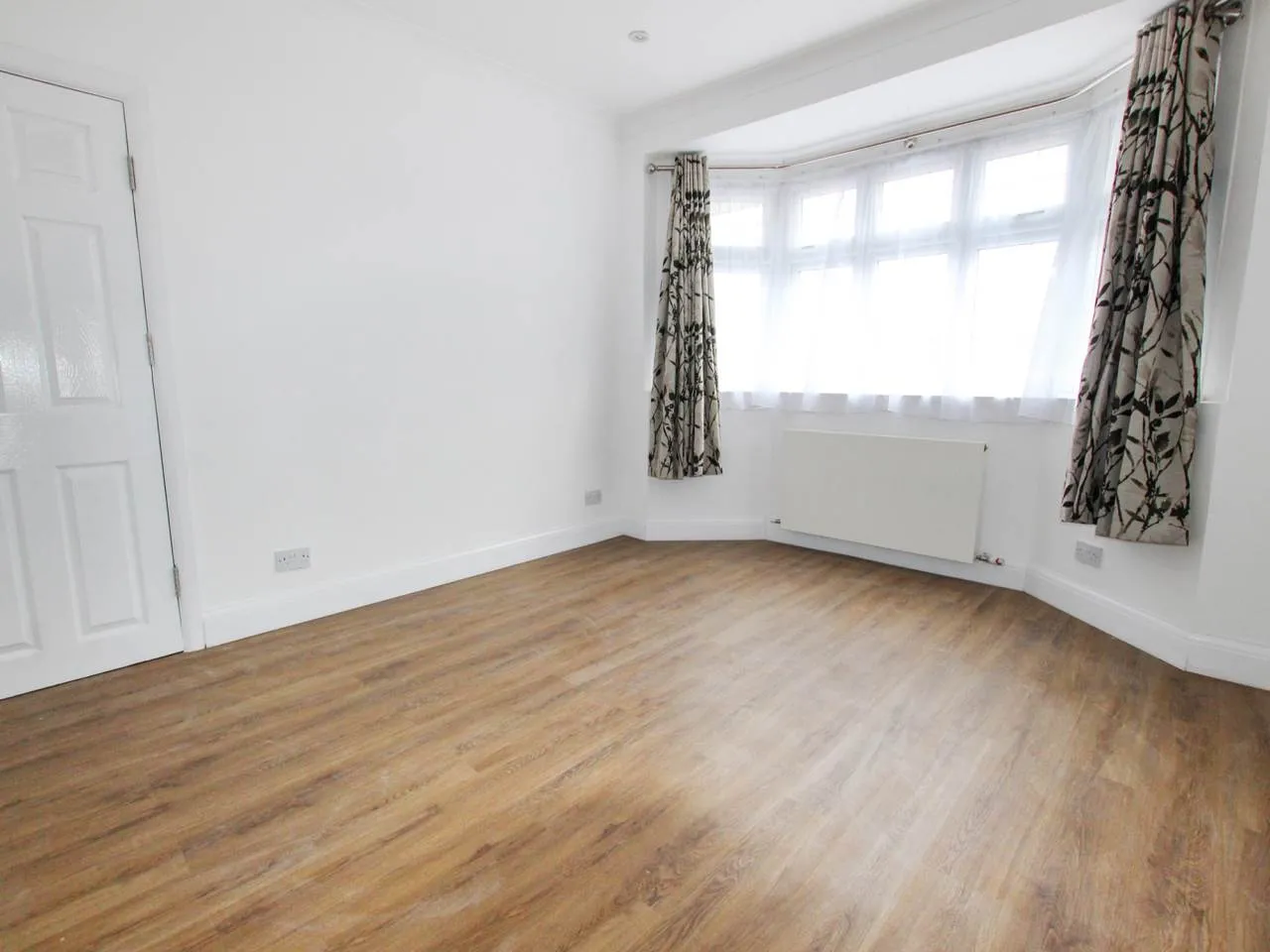 Stour Avenue, Southall, UB2, photo 4