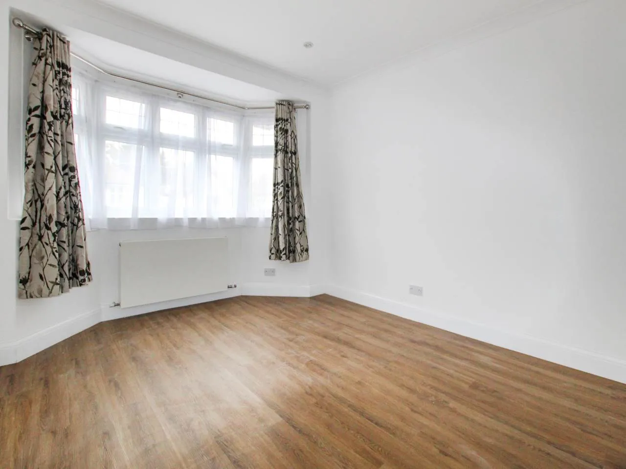 Stour Avenue, Southall, UB2, photo 3