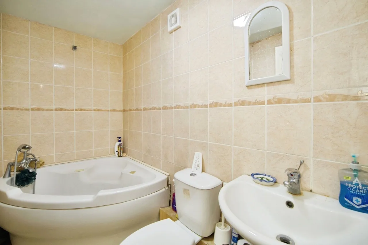 Montagu Road, London, N18, photo 16