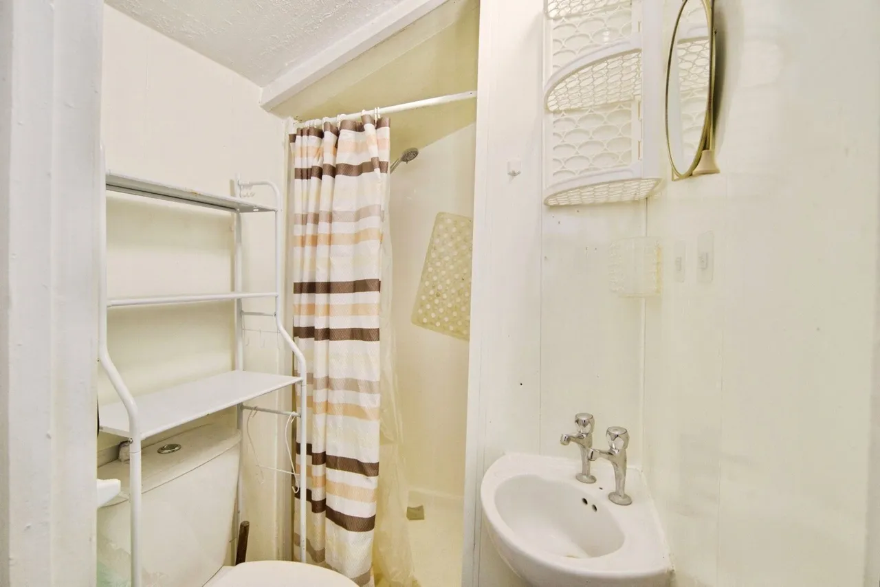 Montagu Road, London, N18, photo 13
