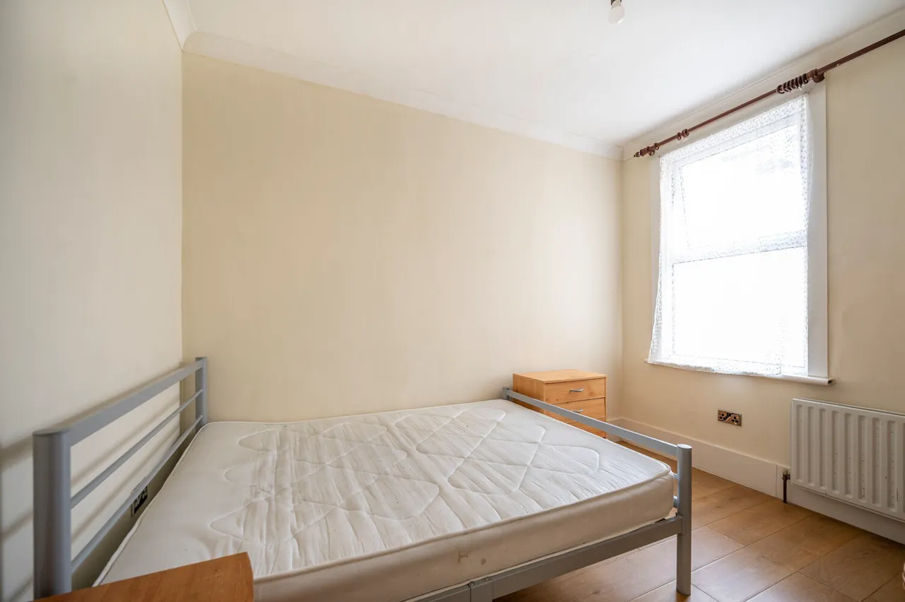 London, E13, photo 6