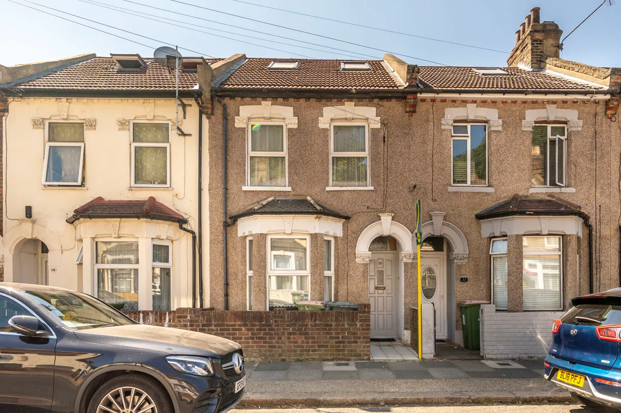 London, E13, photo 12