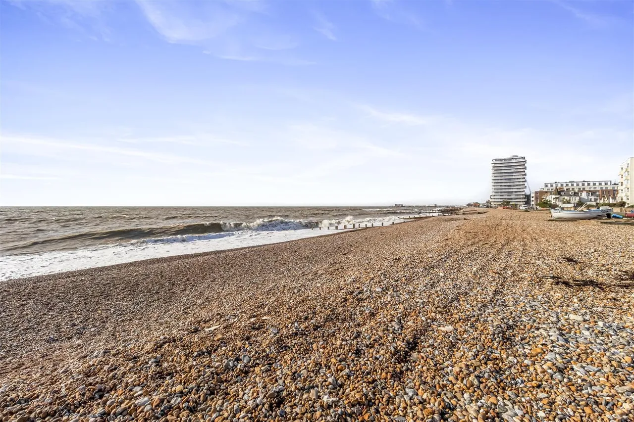 Alexandra Road, Worthing, photo 16