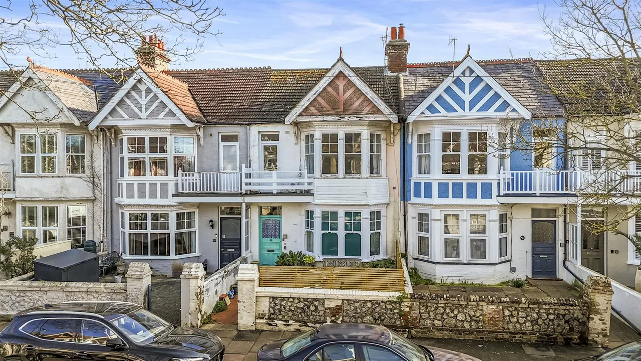 2 bed flat for sale — Alexandra Road, Worthing