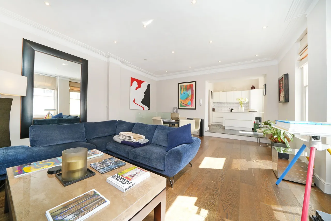 2 bed flat to rent, Ashburn Place, SW7