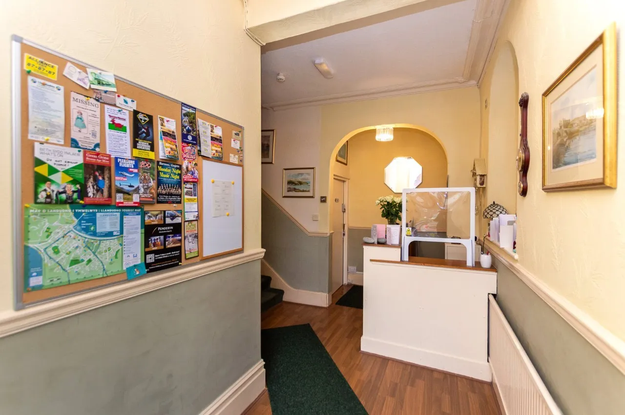 Deganwy Avenue, Llandudno, LL30, photo 2