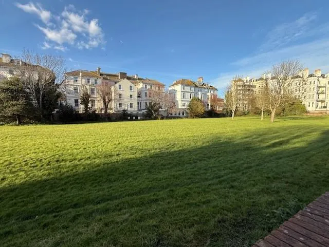 2 bed flat for sale, Jevington Gardens, Eastbourne, BN21