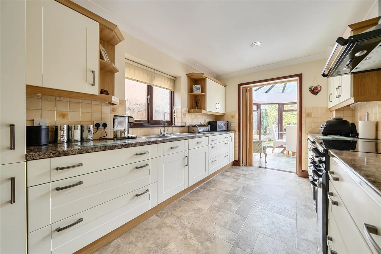Swanwick Lane, Swanwick, photo 3