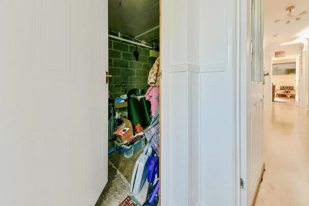 Sparrow Drive, Stevenage, SG2, photo 31