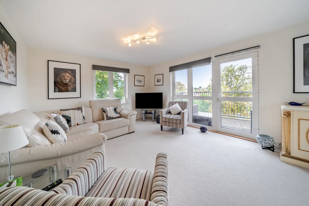 3 bed flat for sale — Limerick Close, Balham, London, SW12
