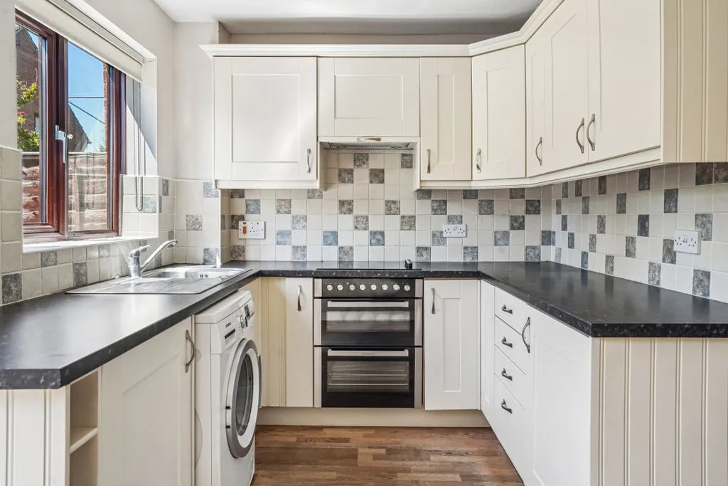 Frank Lunnon Close, Bourne End, SL8, photo 5