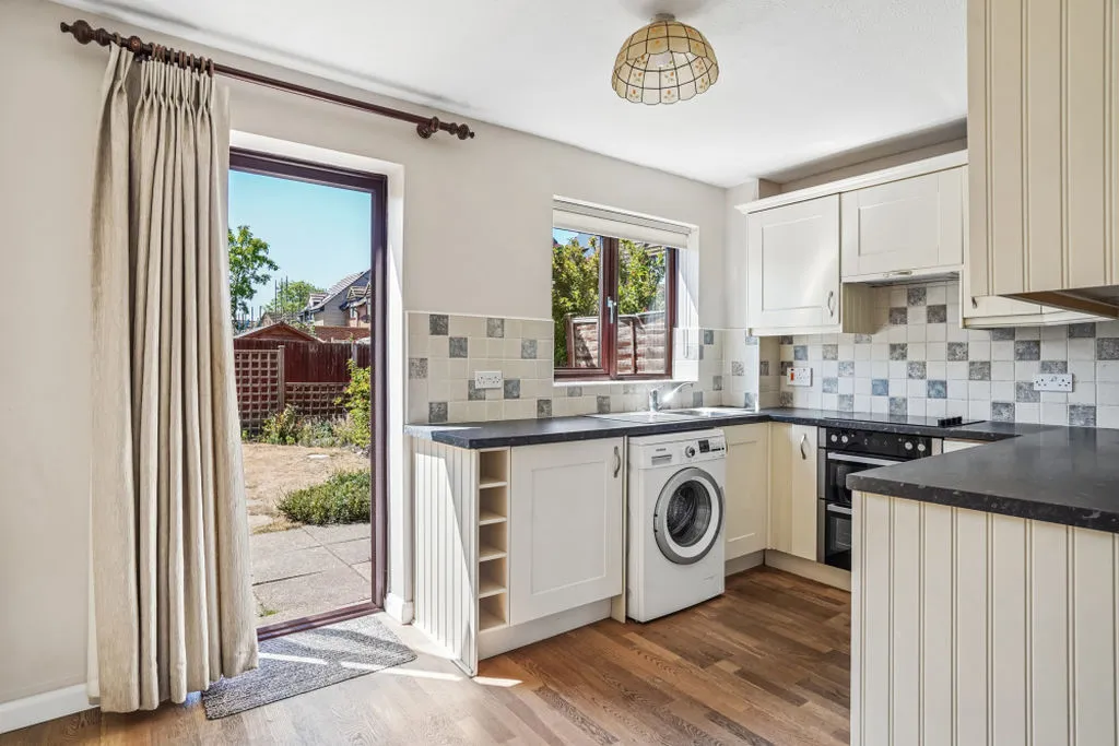 Frank Lunnon Close, Bourne End, SL8, photo 2