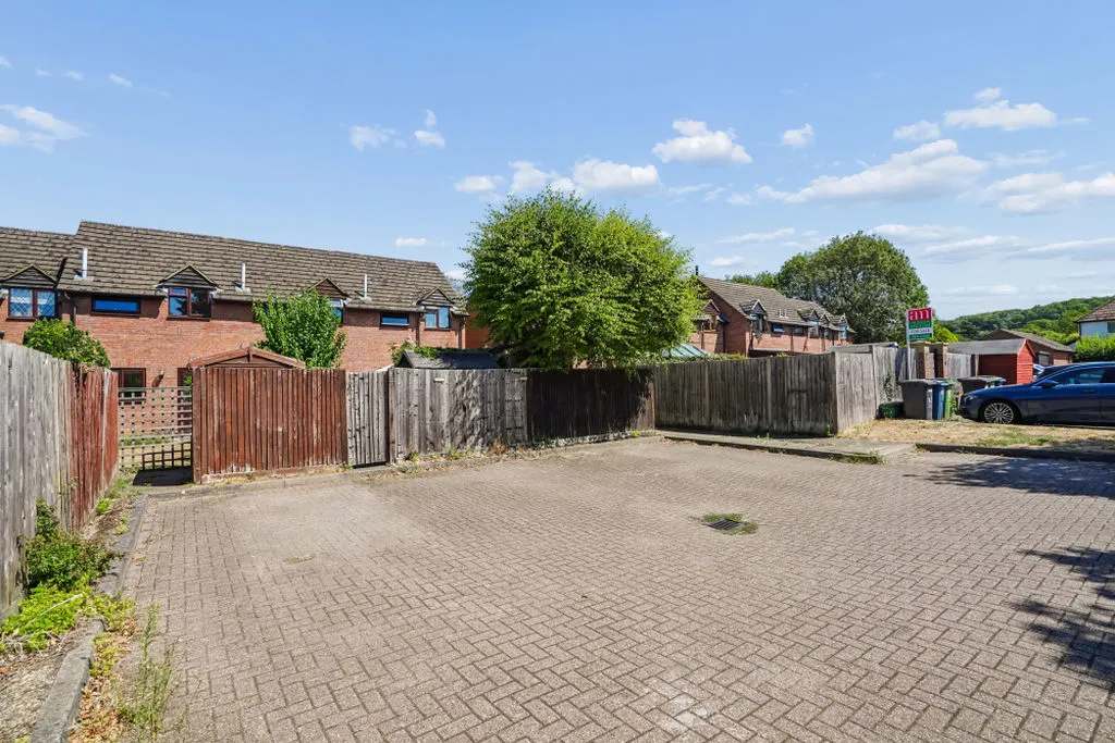 Frank Lunnon Close, Bourne End, SL8, photo 15