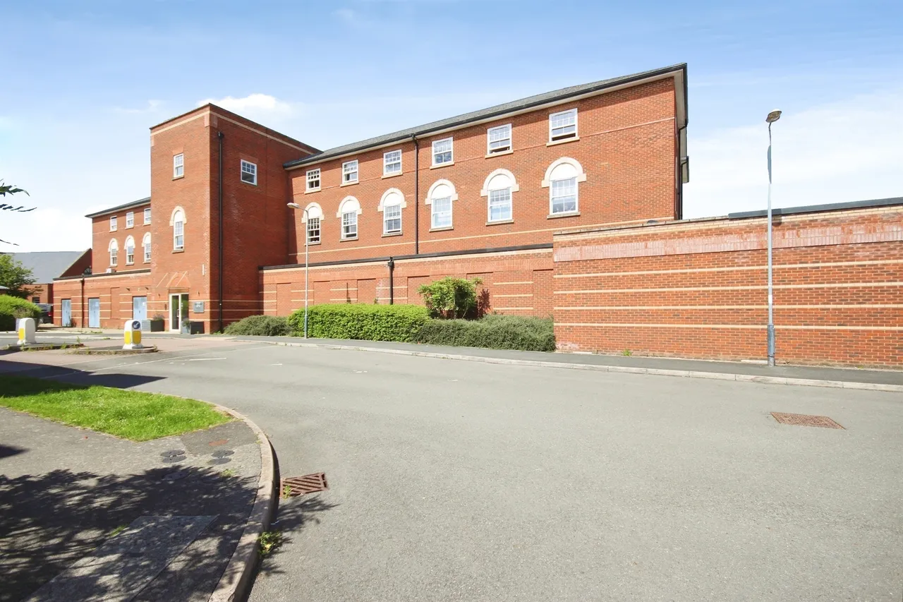 1 bed flat for sale — Alder Meadow, Warwick