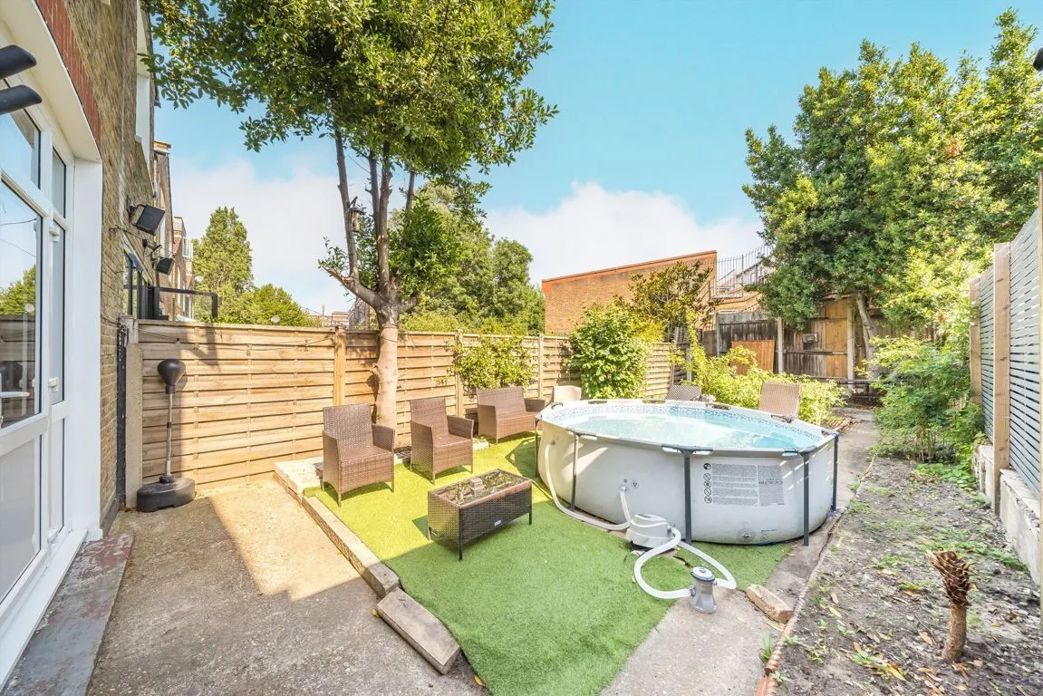 Elmfield Road, SW17, photo 8