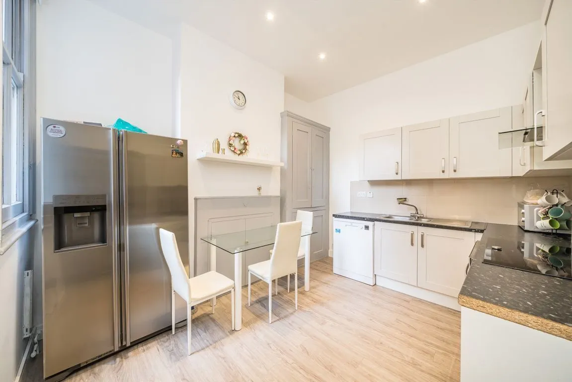 Elmfield Road, SW17, photo 2