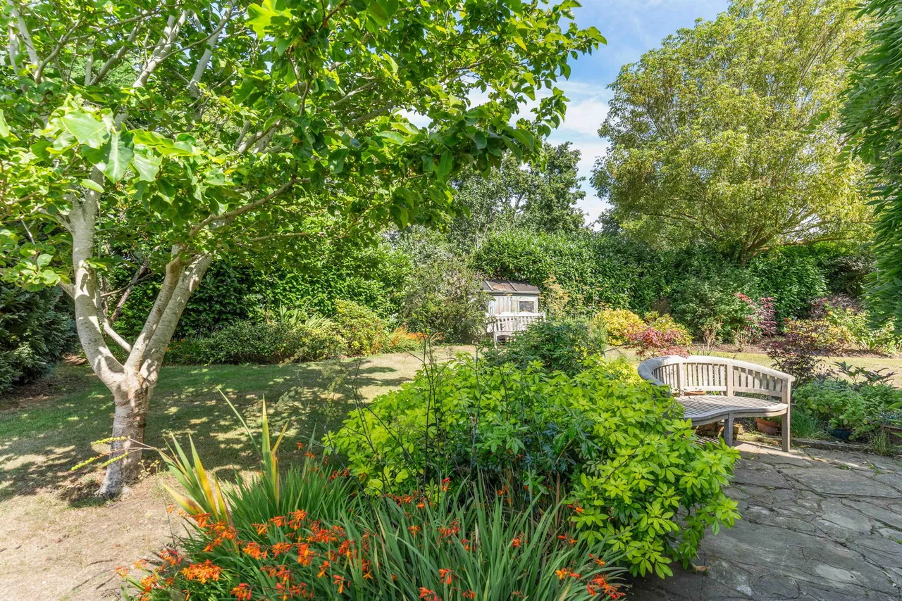 Hazeldene, East End Green, photo 36