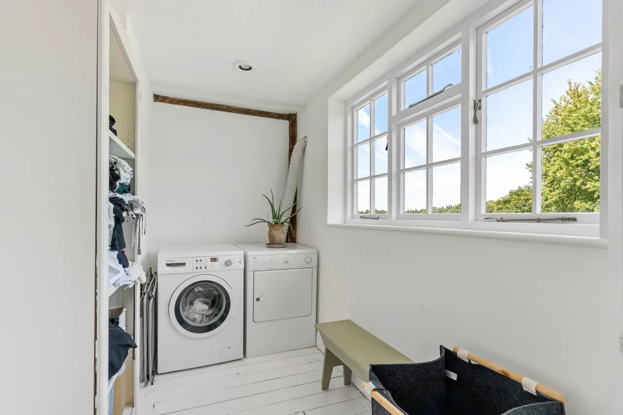Hazeldene, East End Green, photo 32
