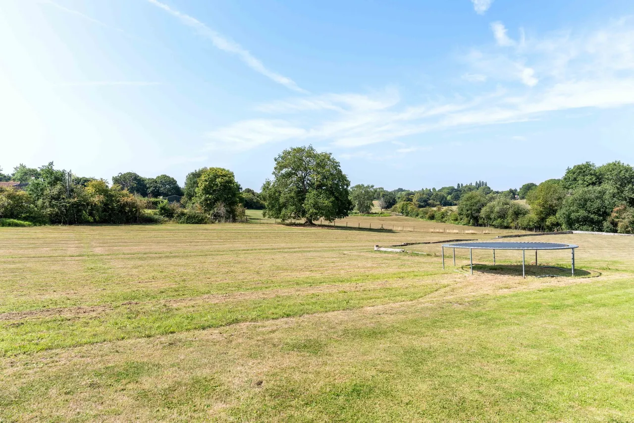 Hazeldene, East End Green, photo 55