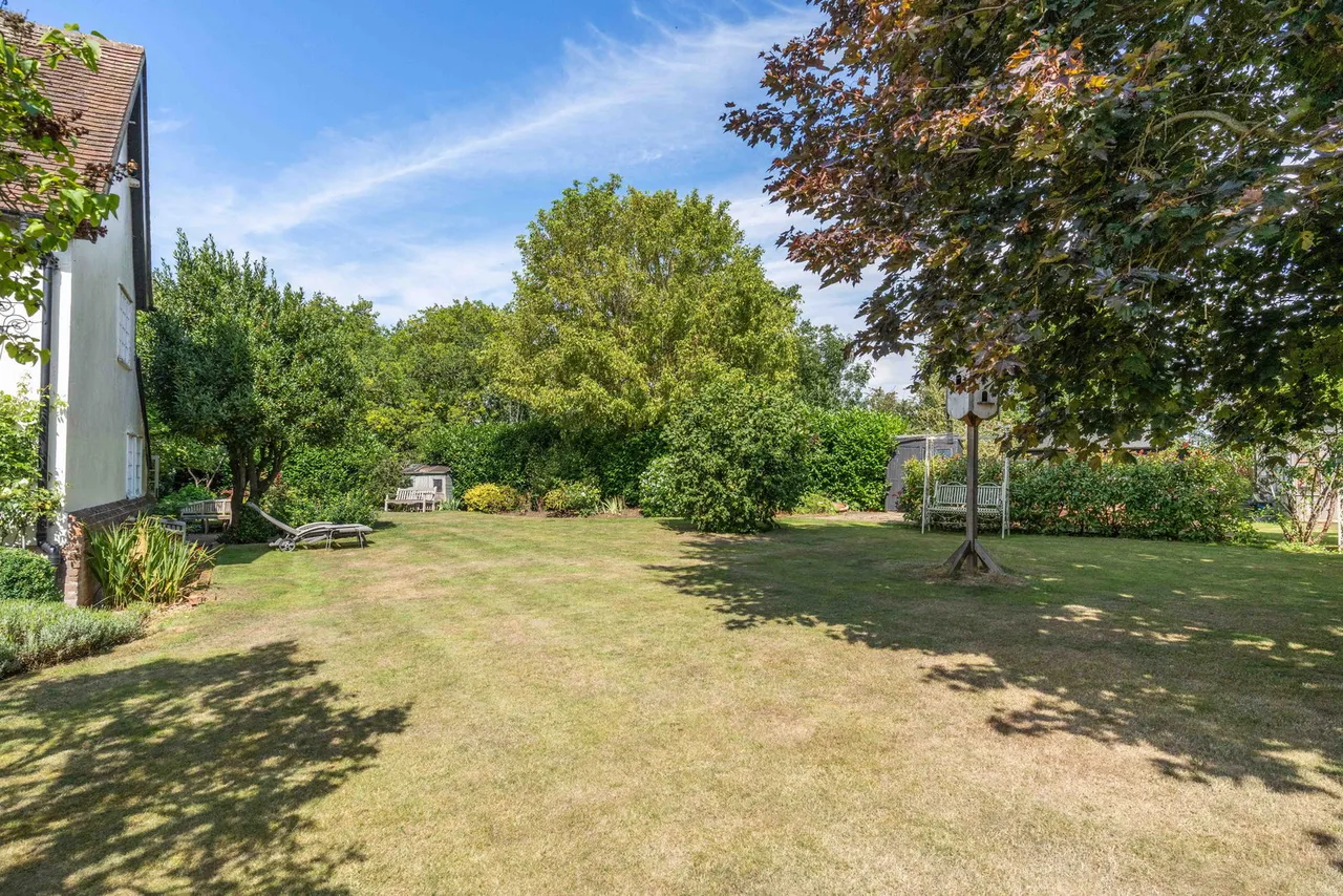 Hazeldene, East End Green, photo 38