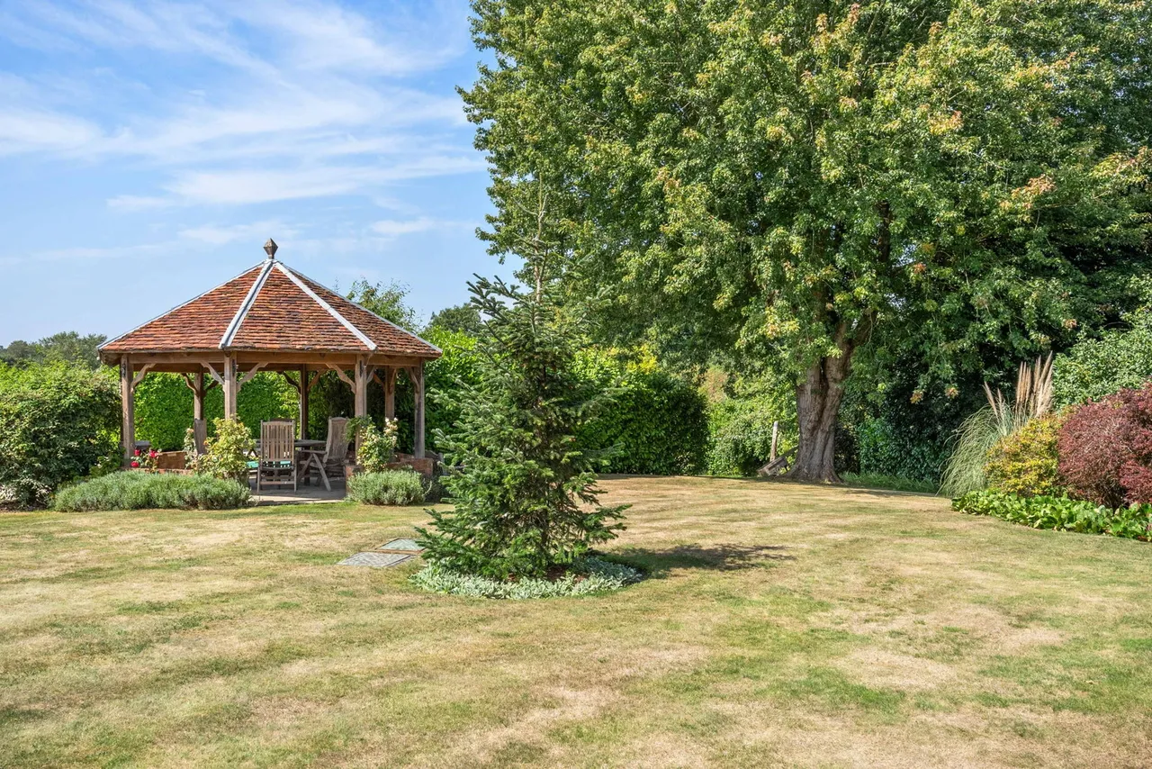 Hazeldene, East End Green, photo 48