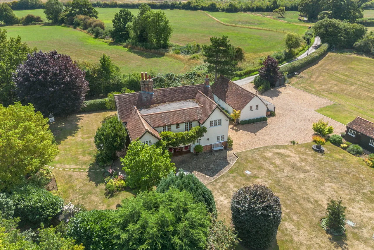 Hazeldene, East End Green, photo 50