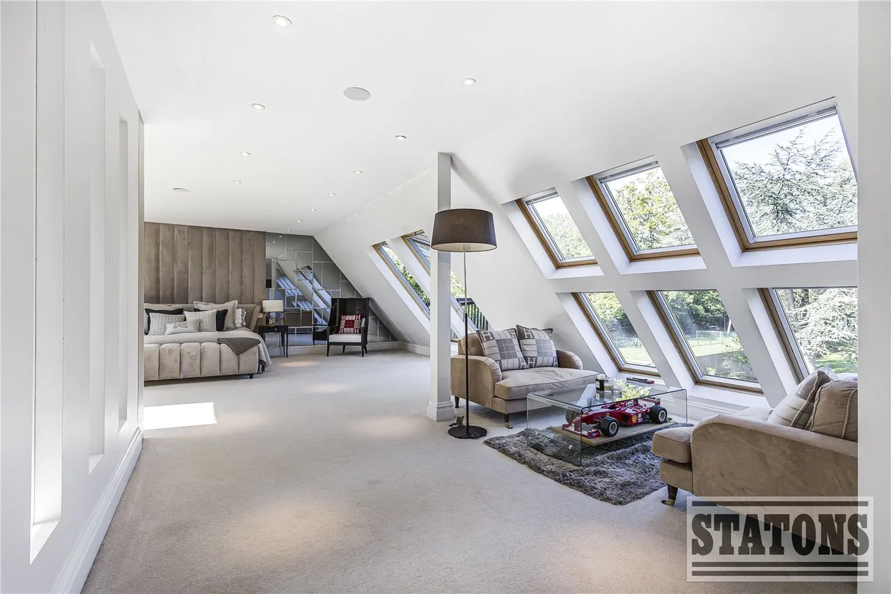 Kentish Lane, Brookmans Park, Hertfordshire, AL9 6NG, photo 32