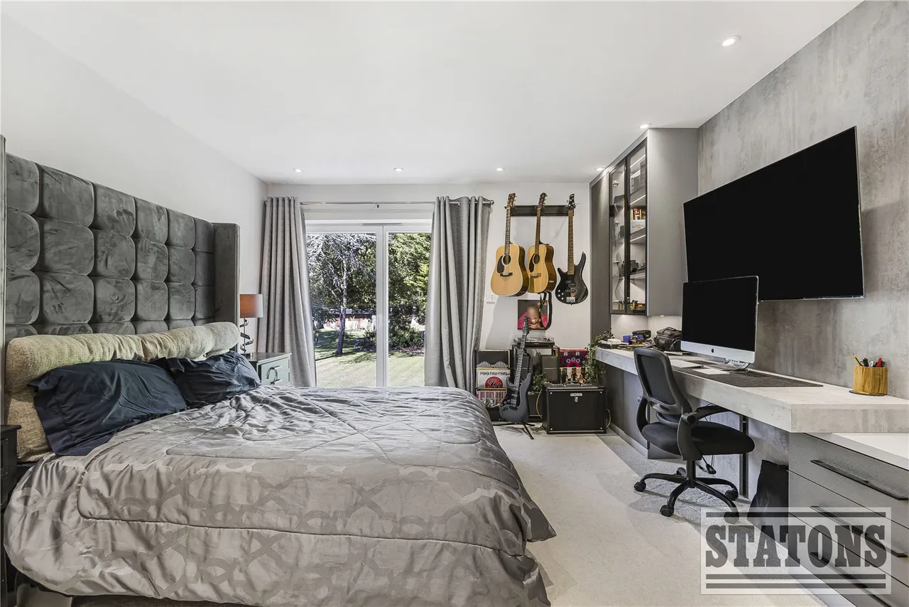 Kentish Lane, Brookmans Park, Hertfordshire, AL9 6NG, photo 27